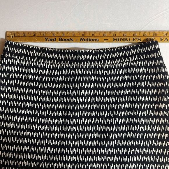 Ann‎ Taylor Loft Skirt Medium Knit Pull On Stretch Striped Black White Career - Picture 5 of 6